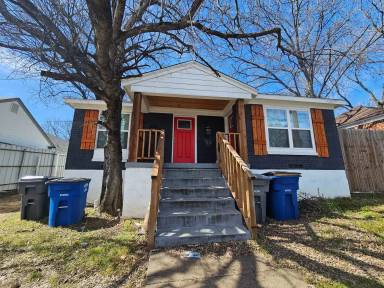 Main picture of 213 N Hampton Rd
