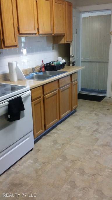 Main picture of 21564 Lorain Rd