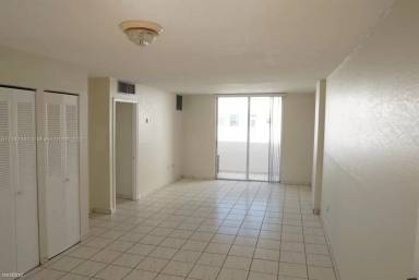 Main picture of 1750 James Ave