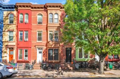 Main picture of 461 Prospect Ave