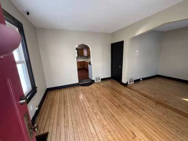 Main picture of 4115 Woburn Ave