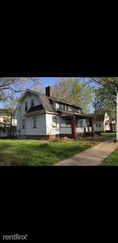 Main picture of 2718 N Sheridan Rd