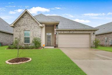 Main picture of 612 Clairborne Trl Dr