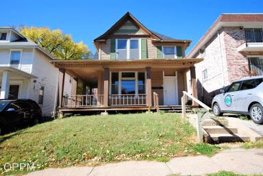 Main picture of 624 S 36th St