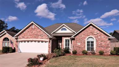 Main picture of 120 Emerald Dr