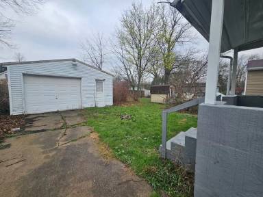 Main picture of 668 Roscoe Ave