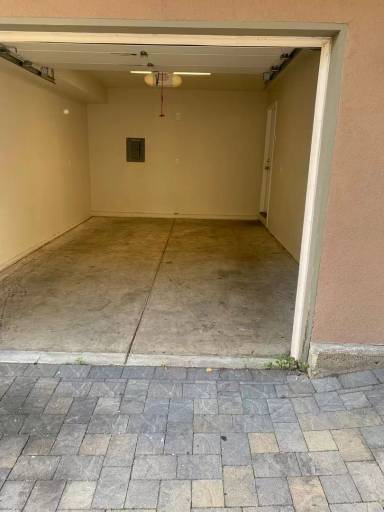 Main picture of 9849 MacArthur Blvd