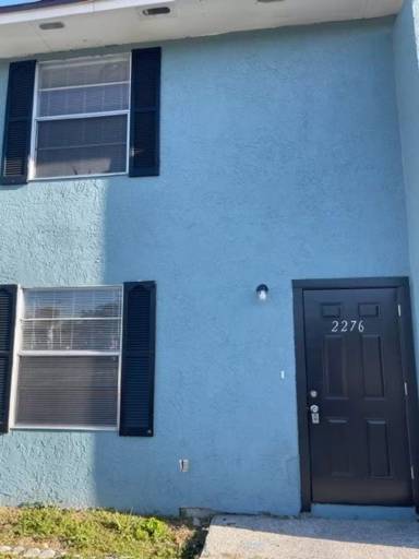 Main picture of 2270 W New Haven Ave