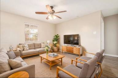 Main picture of 1301 W McDowell Rd