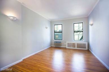 Main picture of 225 E 82nd St