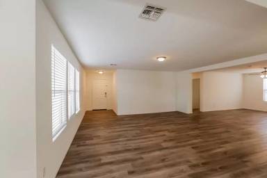 Main picture of 5725 E Flower Cir