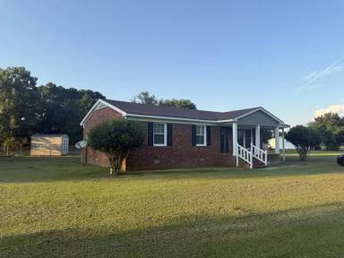 Main picture of 103 Rose Dr