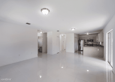 Main picture of 5434 NE Miami Pl