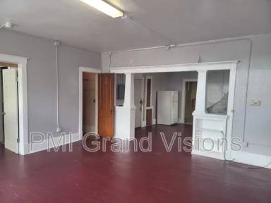 Main picture of 601 1/2 Monroe Ave
