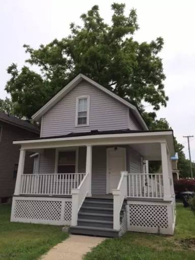 Main picture of 201 E Madison St