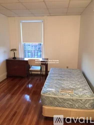 Main picture of 854 Beacon St