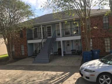 Main picture of 107 Country Ln