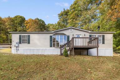 Main picture of 548 Deer Haven Rd