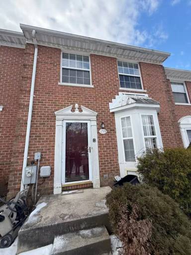 Main picture of 653 N Branch Ct