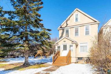 Main picture of 2821 Wicklow St