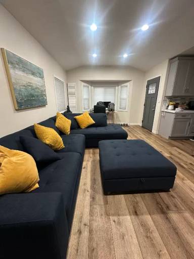 Main picture of 352 Clela Ave