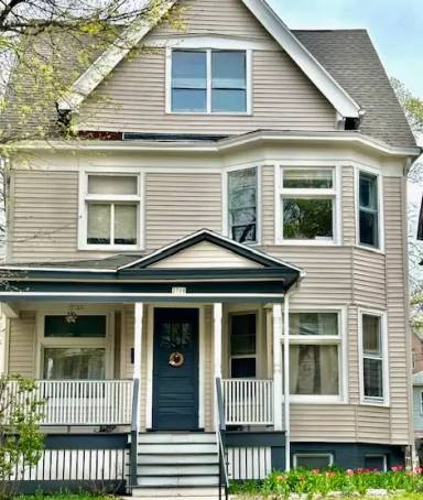 Main picture of 2700 N Murray Ave