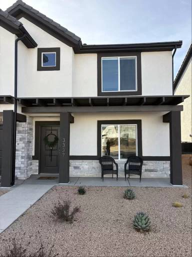 Main picture of 3337 E Elkhorn Ln