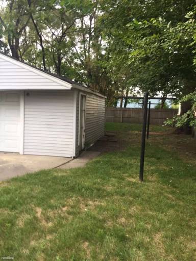 Main picture of 2685 Emmons Ave