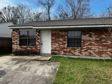 Main picture of 405 Knollwood Cir