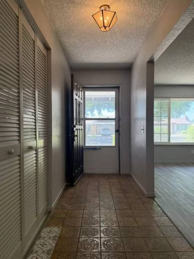 Main picture of 1731 Marie Ln