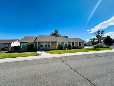 Main picture of 844 Woodhaven Dr