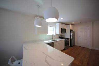 Main picture of 19 E Transit St
