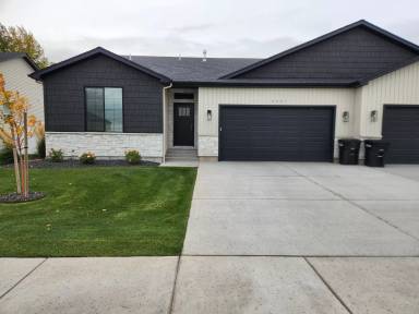 Main picture of 4827 Legacy Village Ln