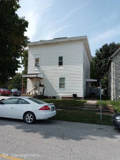 Main picture of 107 S Walnut St
