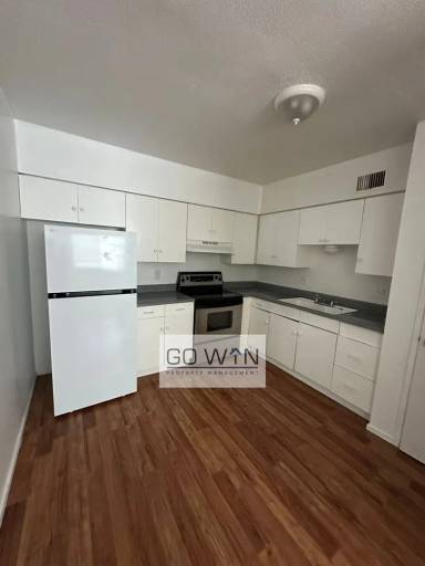 Main picture of 2314 E Broadway Rd