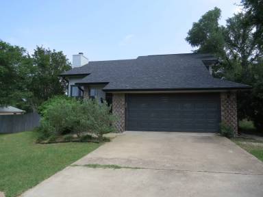 Main picture of 8 E Shawnee Ln
