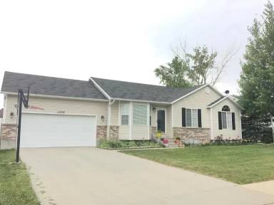 Main picture of 1505 W Erickson Park Dr