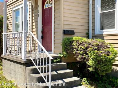 Main picture of 221 S 45th St