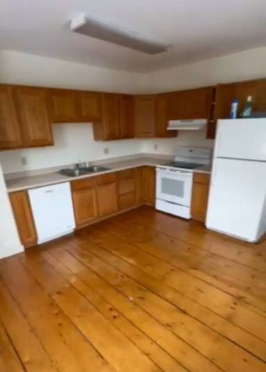 Main picture of 113 Lyme Rd