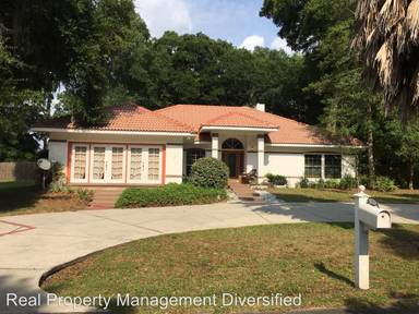 Main picture of 2705 SW 37th Dr
