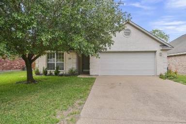 Main picture of 4407 Pickering Pl