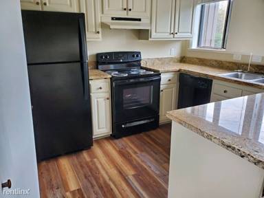 Main picture of 206 Oak Tree Dr