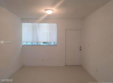Main picture of 1025 SW 7th Ave