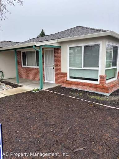 Main picture of 1565 Elm St