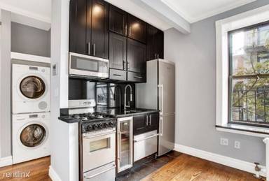 Main picture of 432 E 13th St
