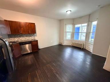 Main picture of 45 S Pine Ave