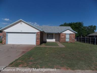 Main picture of 635 S Forest Dr
