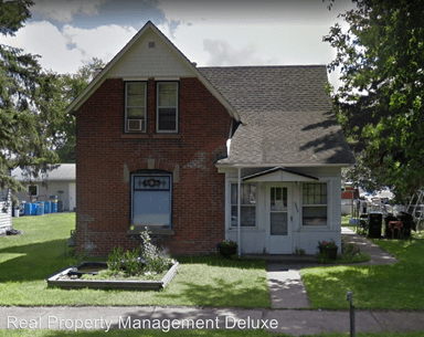 Main picture of 202 Gillis Ave NE