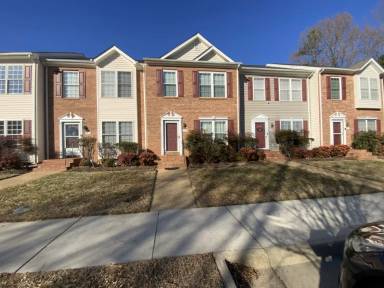 Main picture of 2708 Goyne Loop