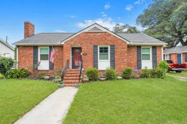 Main picture of 1506 E 55th St